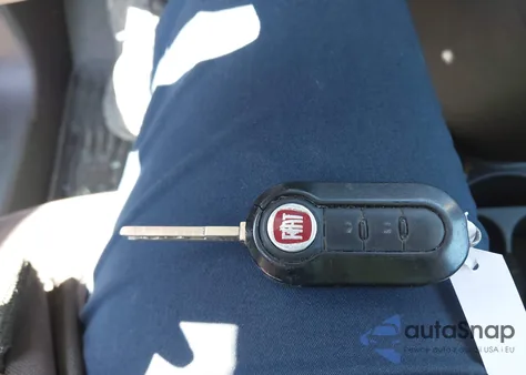 2014 Fiat 500 Pop z USA, uszkodzony, nr VIN 3C3CFFAR7ET170057